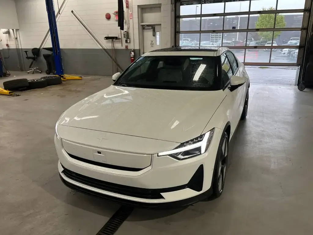 Polestar 2 2024 photo 2