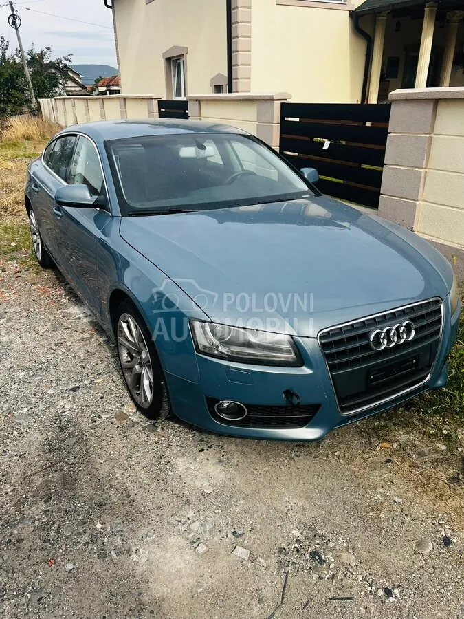 Audi A5 2010 photo 2