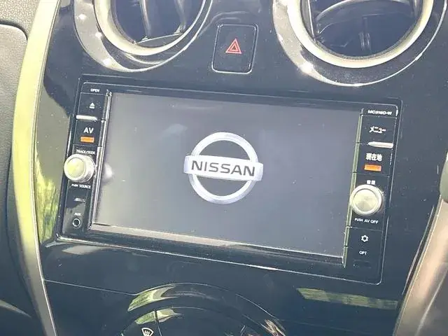 Nissan Note 2015 photo 2