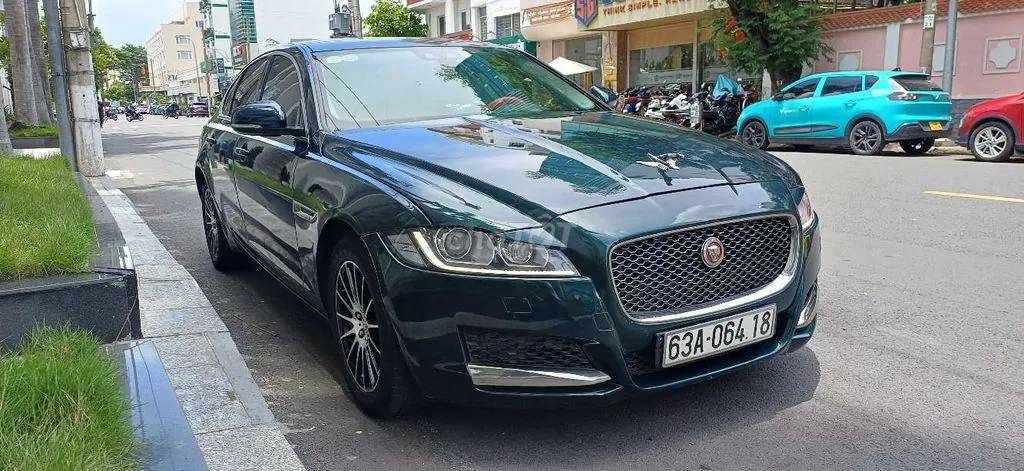 Jaguar Xf 2016 photo 2