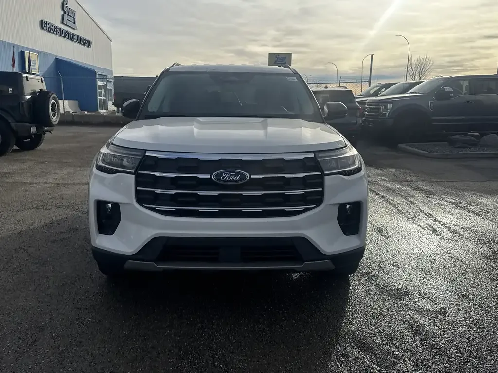 Ford Explorer 2026 photo 3
