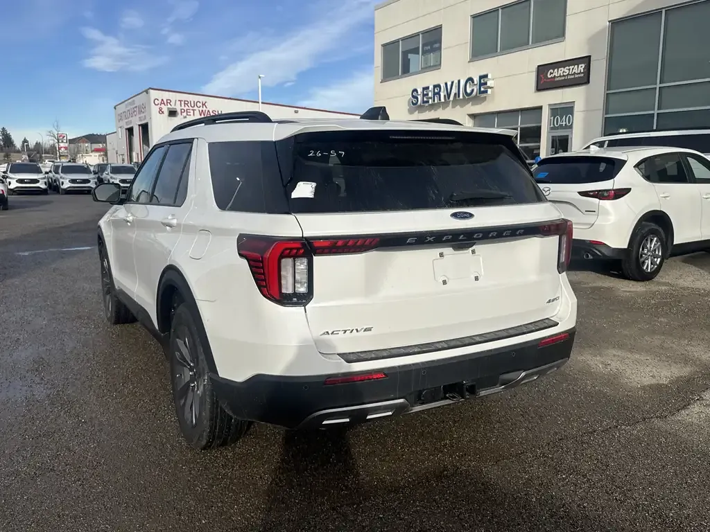 Ford Explorer 2026 photo 2