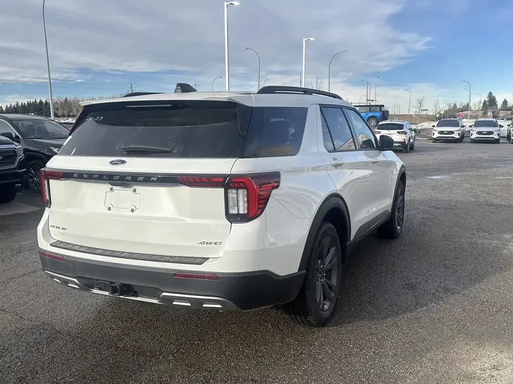 Ford Explorer 2026 photo 5