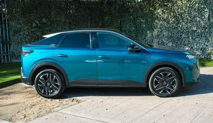 Peugeot 3008 2025 photo 4