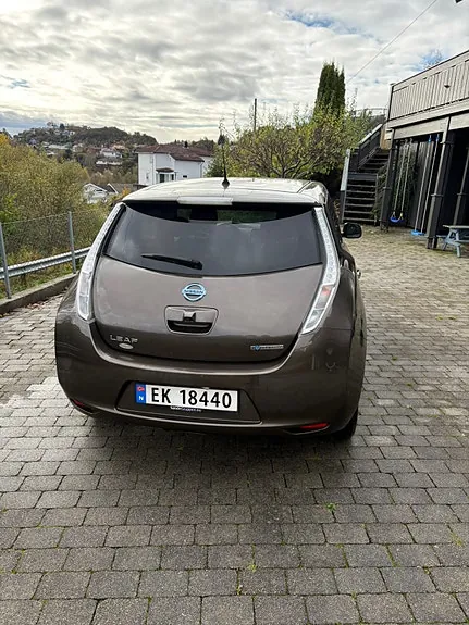 Nissan Leaf 2016 photo 2