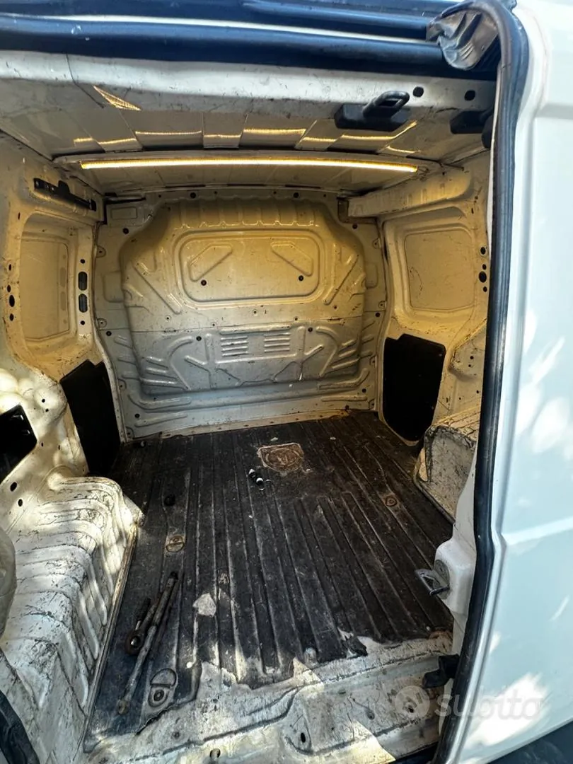 Fiat Fiorino 2010 photo 2