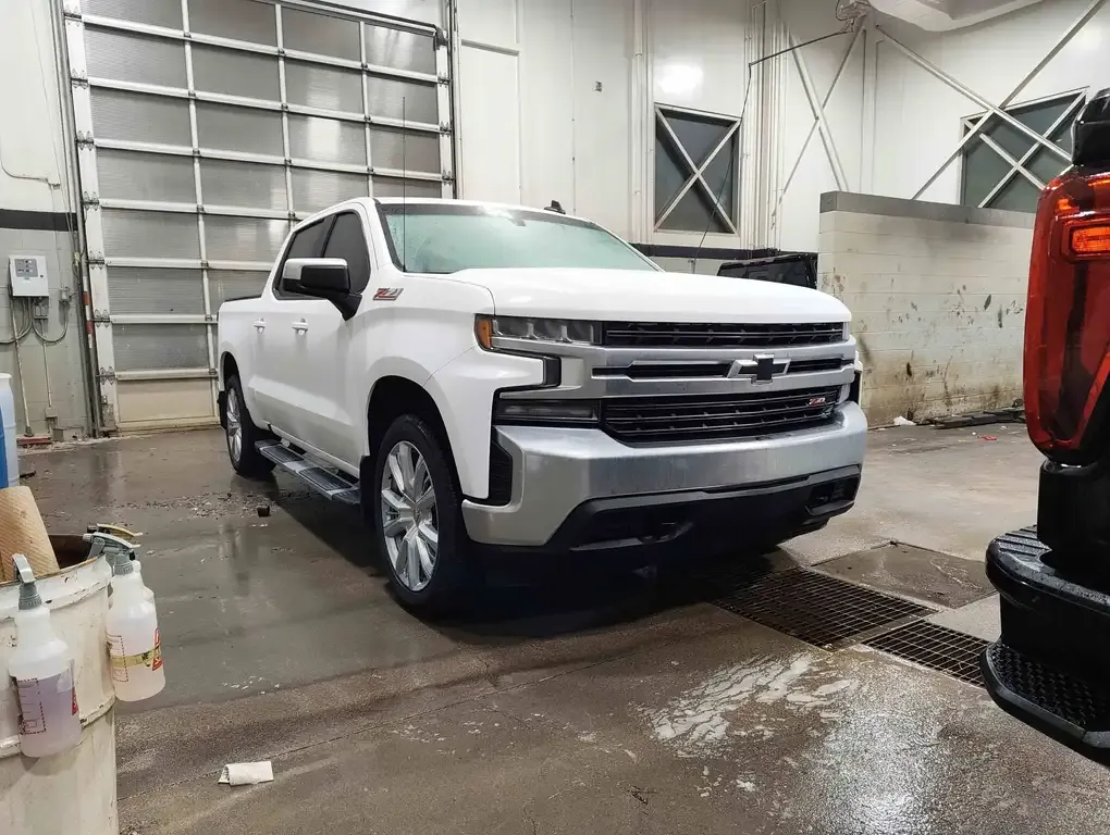 Chevrolet Silverado 1500 2021 photo 3