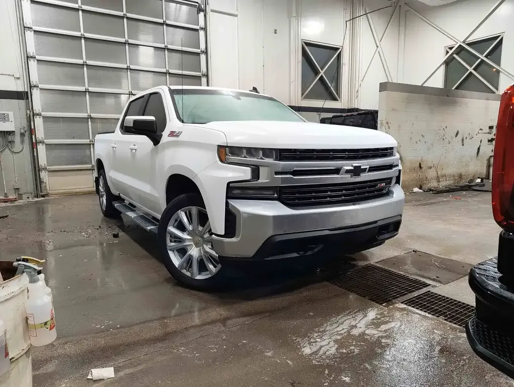 Chevrolet Silverado 1500 2021 photo 2