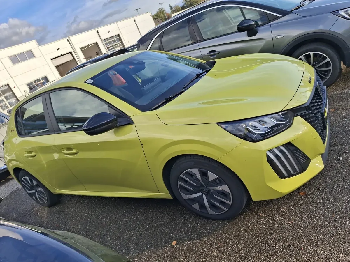 Peugeot 208