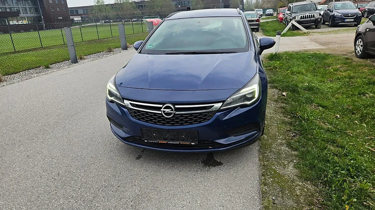 Opel Astra 2018 photo 2