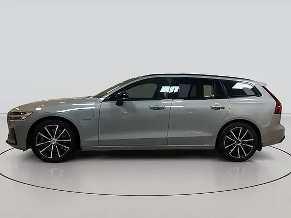 Volvo V60 2025 photo 2