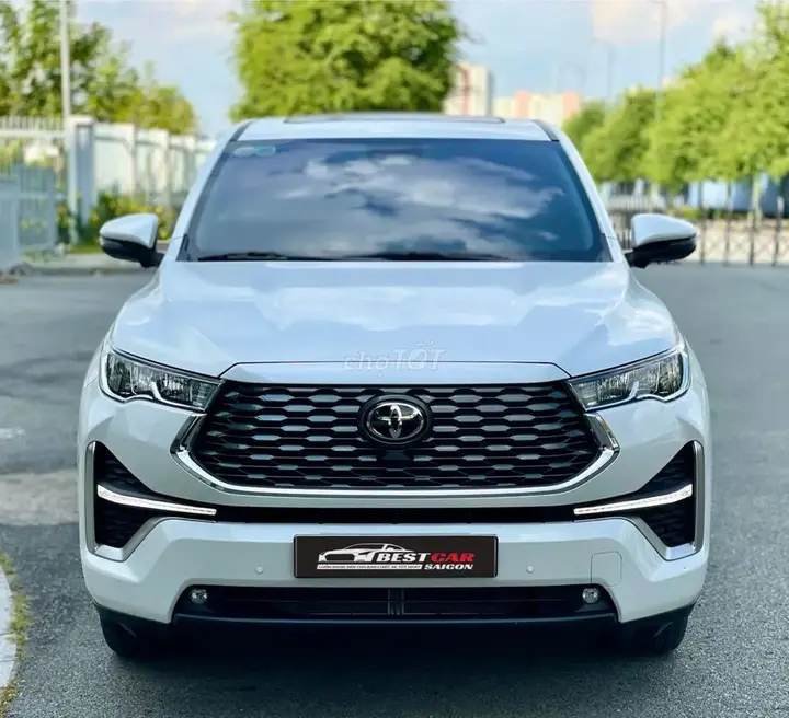 Toyota Innova Cross