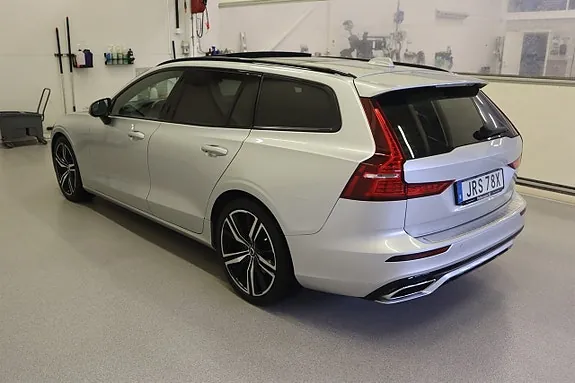 Volvo V60 2021 photo 2
