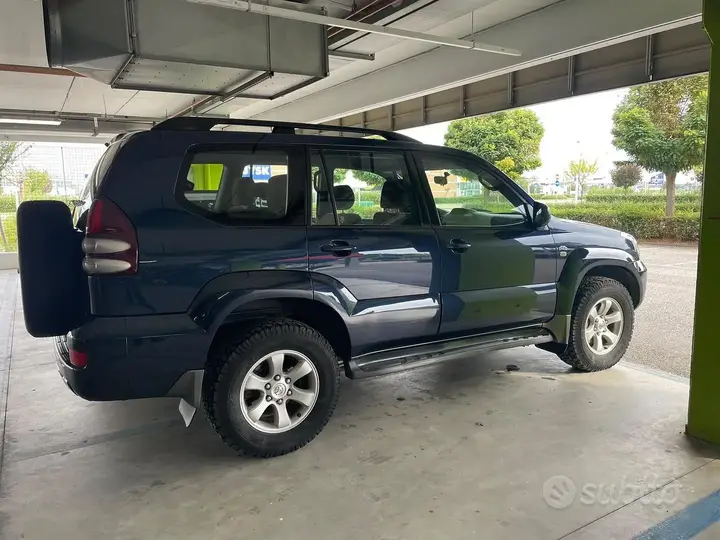 Toyota Land Cruiser 2003 photo 2