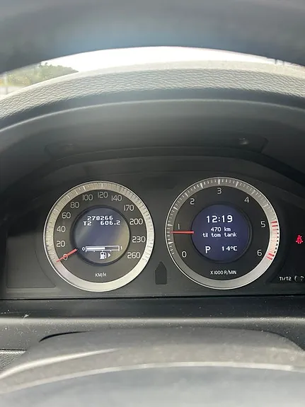 Volvo V70 2010 photo 4