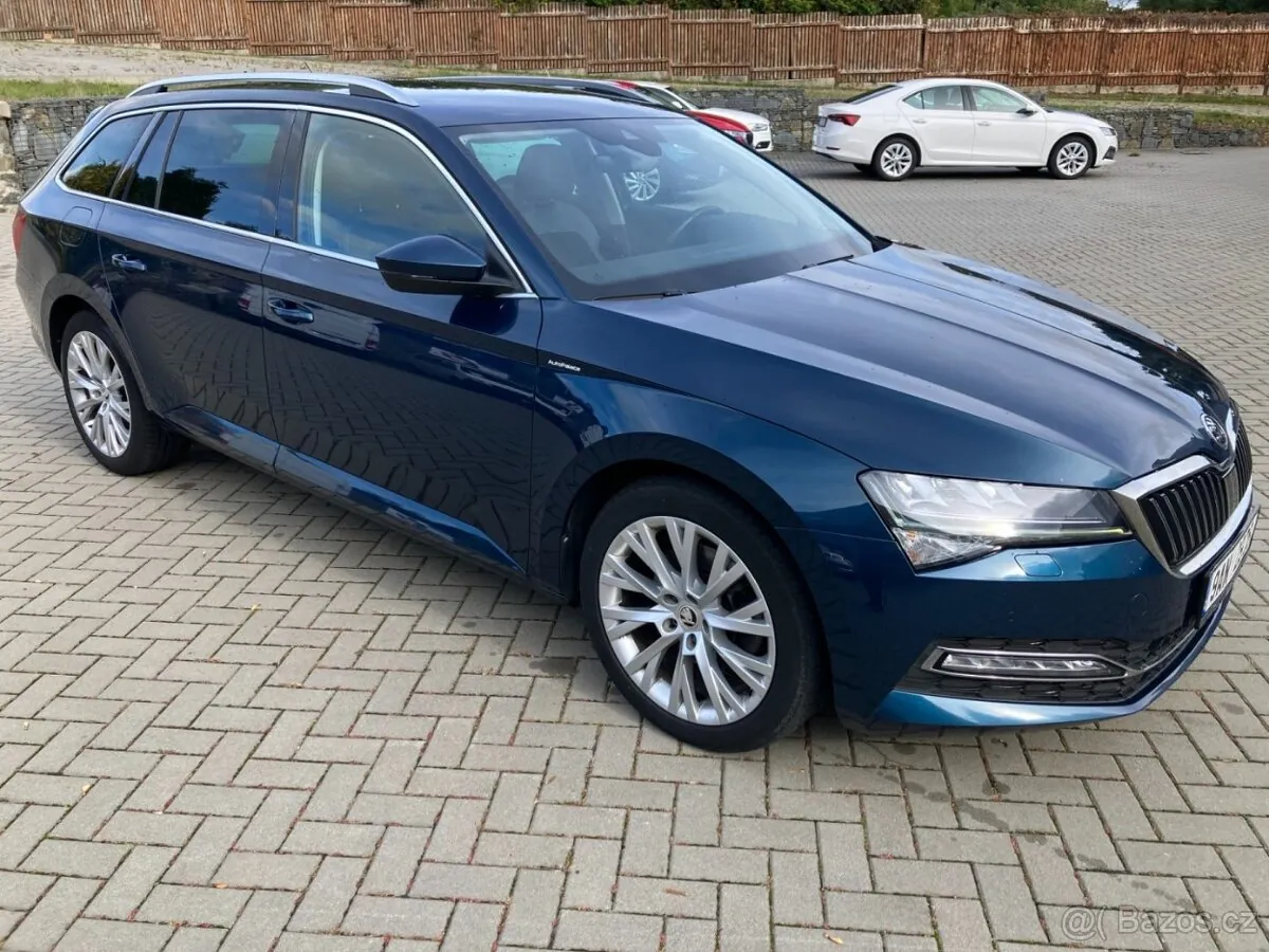 Skoda Superb 2023 photo 2