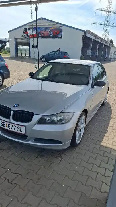 BMW 318I 2008 photo 3