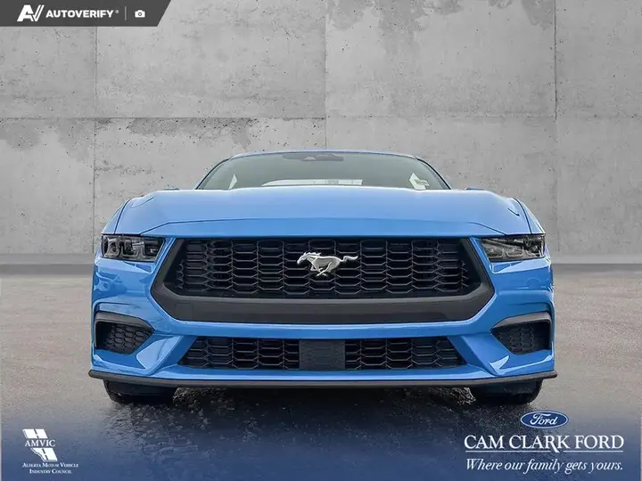 Ford Mustang 2026 photo 2