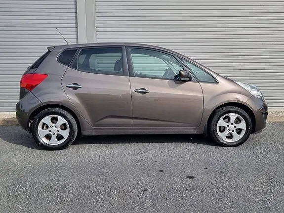 Kia Venga 2013 photo 4