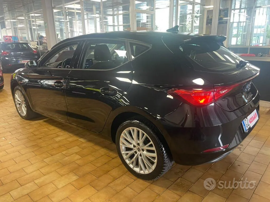 Seat Leon 2025 photo 4