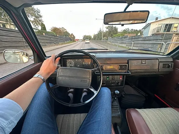 Volvo 242 1975 photo 3