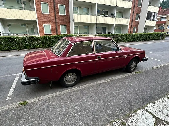 Volvo 242 1975 photo 4