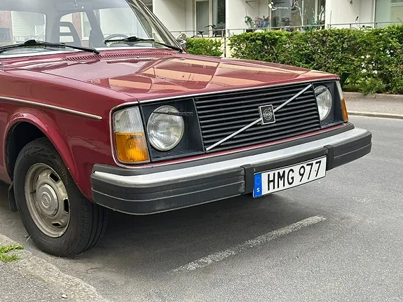 Volvo 242 1975 photo 5