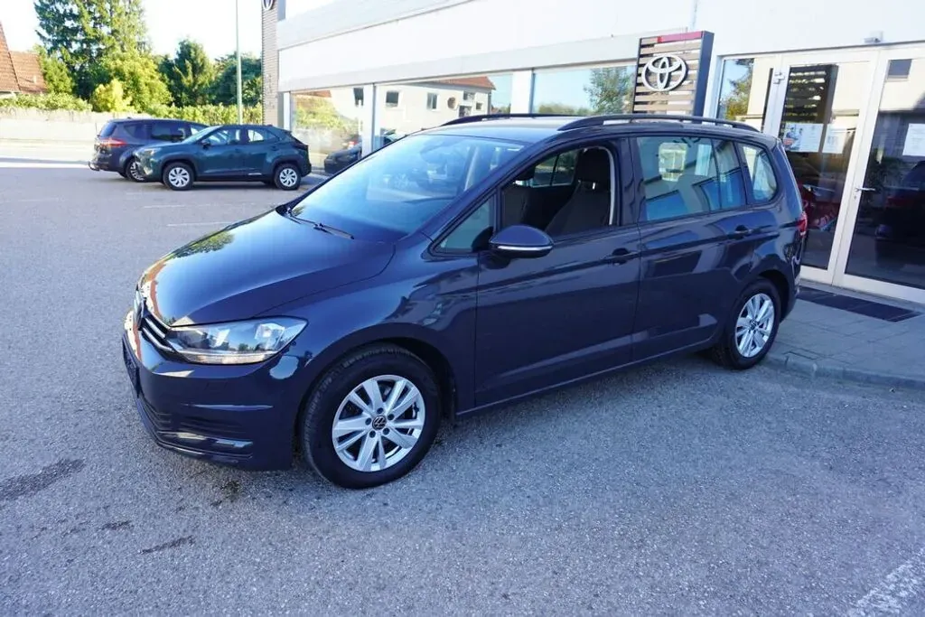 Volkswagen Touran 2024 photo 2
