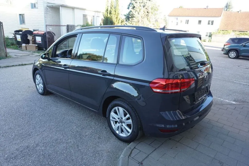 Volkswagen Touran 2024 photo 3
