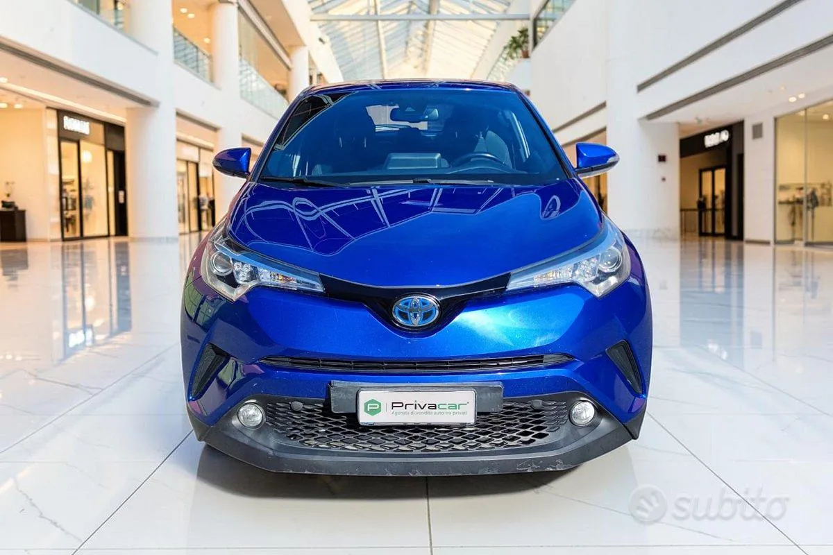 Toyota C-Hr 2019 photo 2