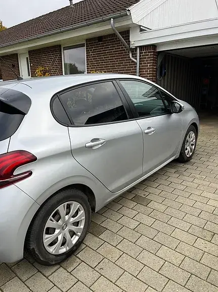 Peugeot 208 2016 photo 4