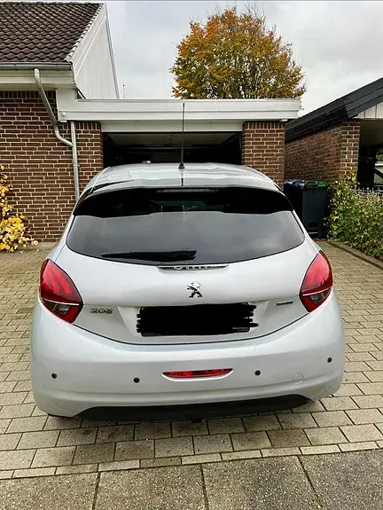 Peugeot 208 2016 photo 2