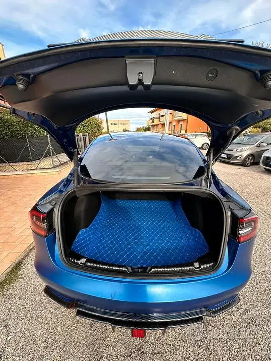 Tesla Model 3 2020 photo 4