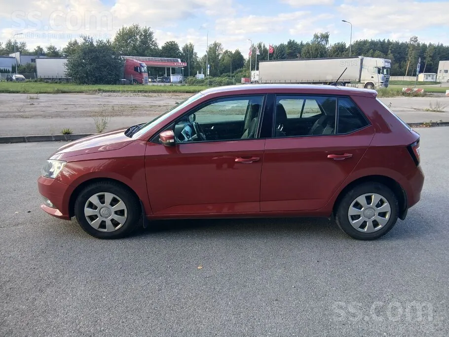 Skoda Fabia 2015 photo 2