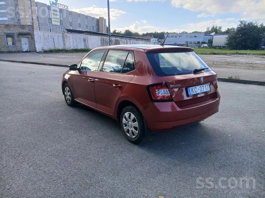 Skoda Fabia 2015 photo 3