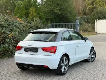 Audi A1 2011 photo 2