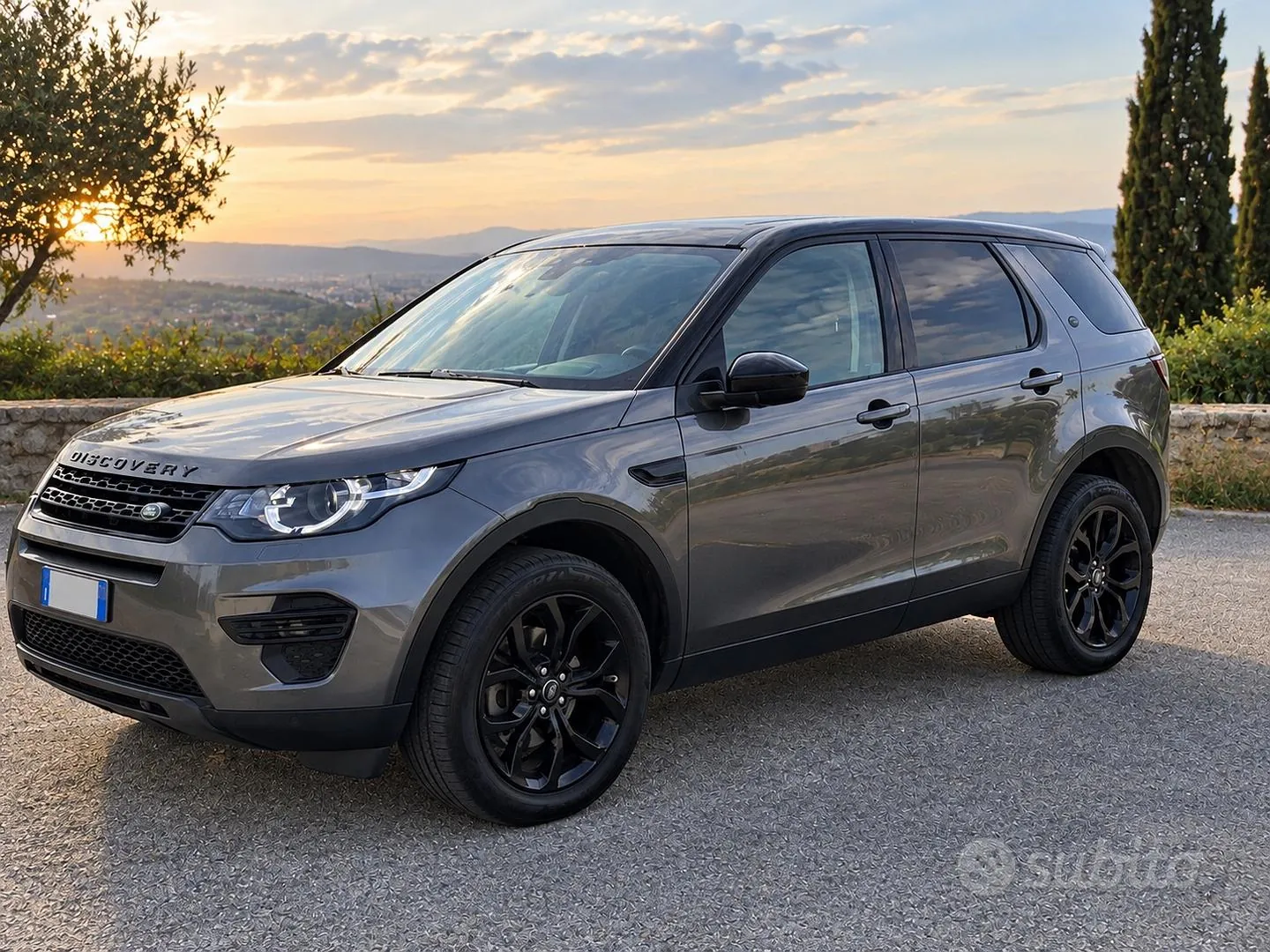 Land Rover Discovery Sport 2017 photo 2