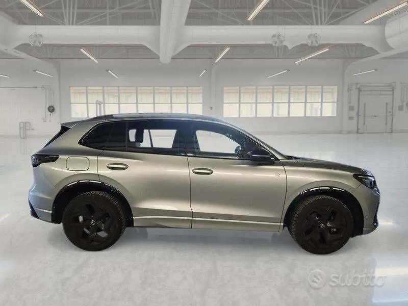 Volkswagen Tiguan 2025 photo 3
