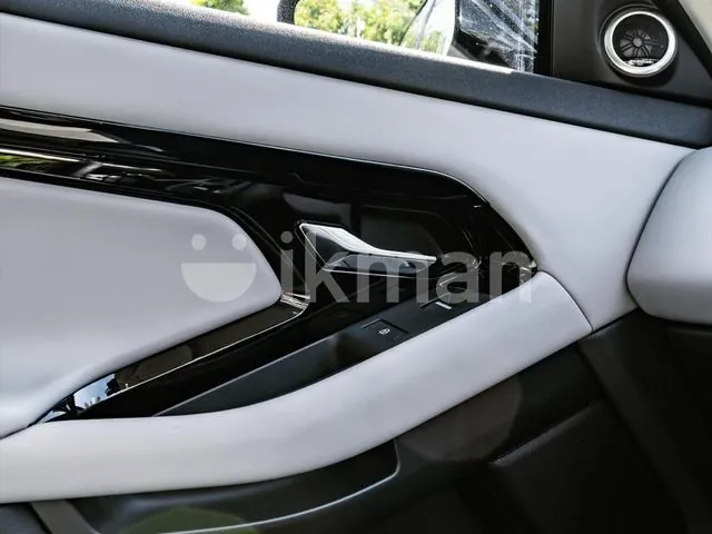 Land Rover Range Rover Evoque 2025 photo 3