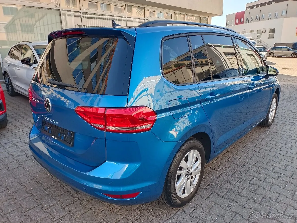 Volkswagen Touran 2023 photo 4