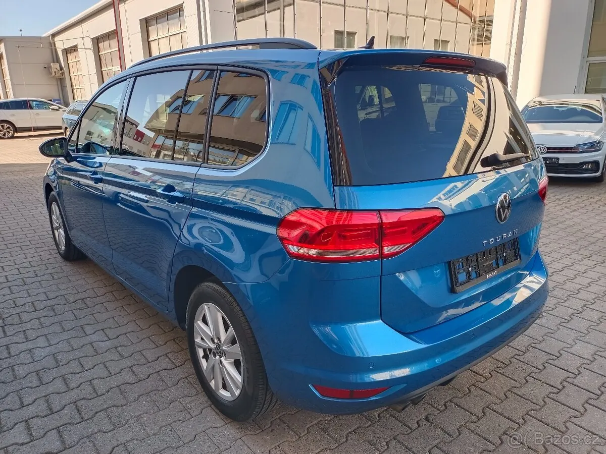 Volkswagen Touran 2023 photo 3