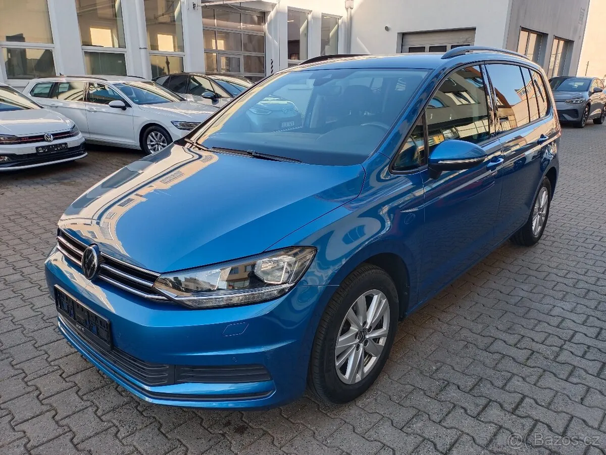 Volkswagen Touran 2023 photo 2