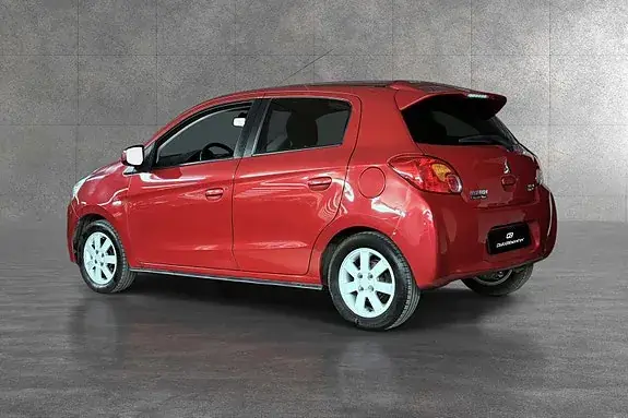 Mitsubishi Space Star 2013 photo 4
