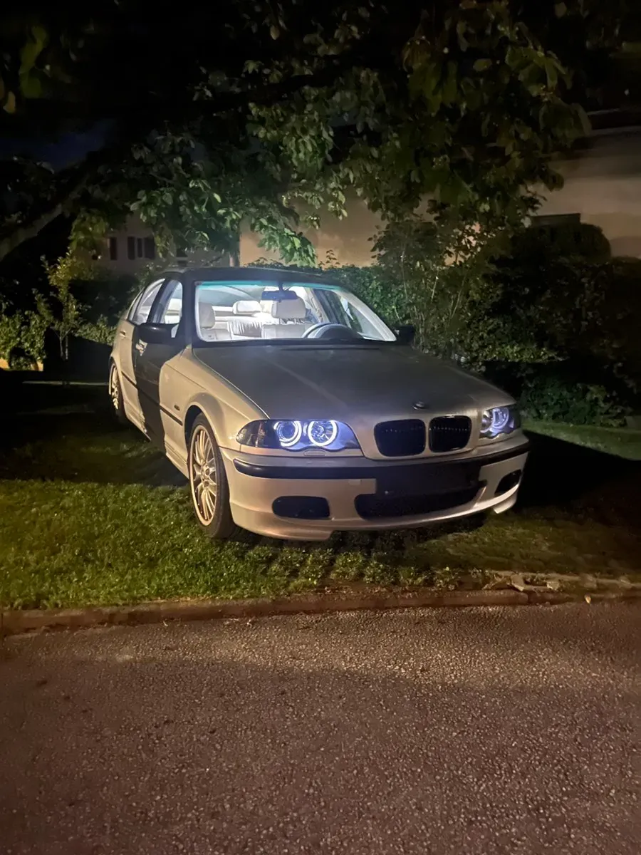 BMW 3Er-Reihe 320I 1999 photo 2