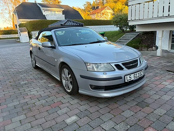 Saab 9-3 2004 photo 2