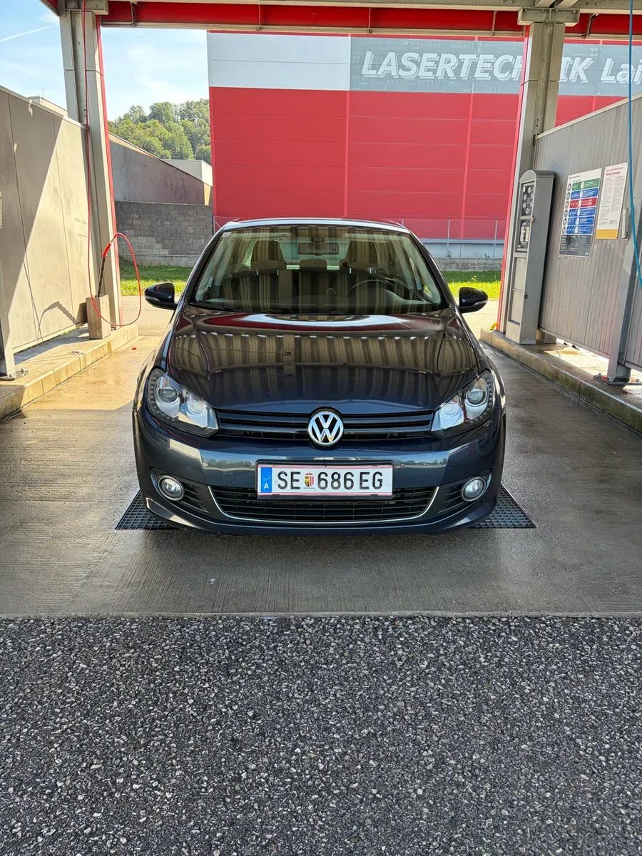 Volkswagen Golf 2011 photo 2