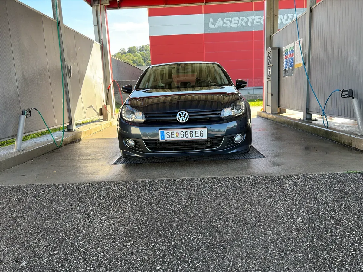 Volkswagen Golf 2011 photo 3