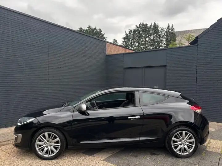 Renault Mégane 2014 photo 2