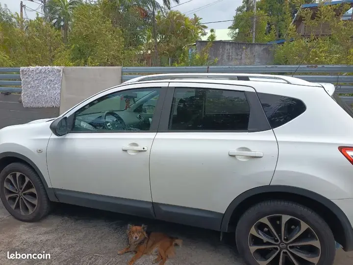 Nissan Qashqai 2012 photo 2