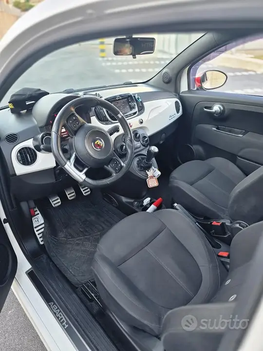 Abarth 595 2019 photo 2